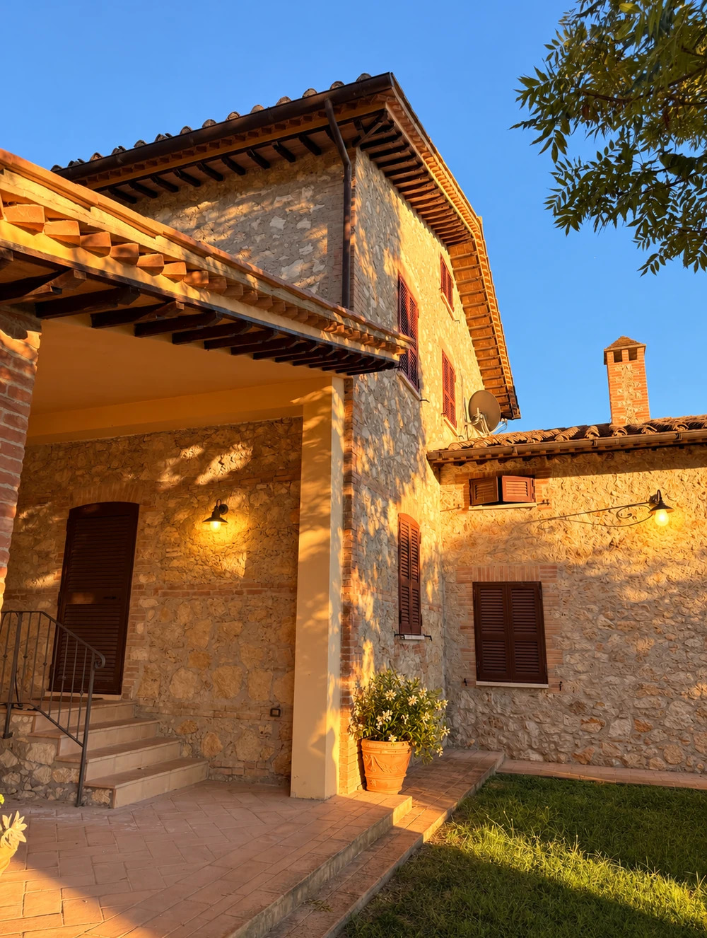 Cavalloro is a luxury residence located in Lugnano in Teverina in Umbria, Italy